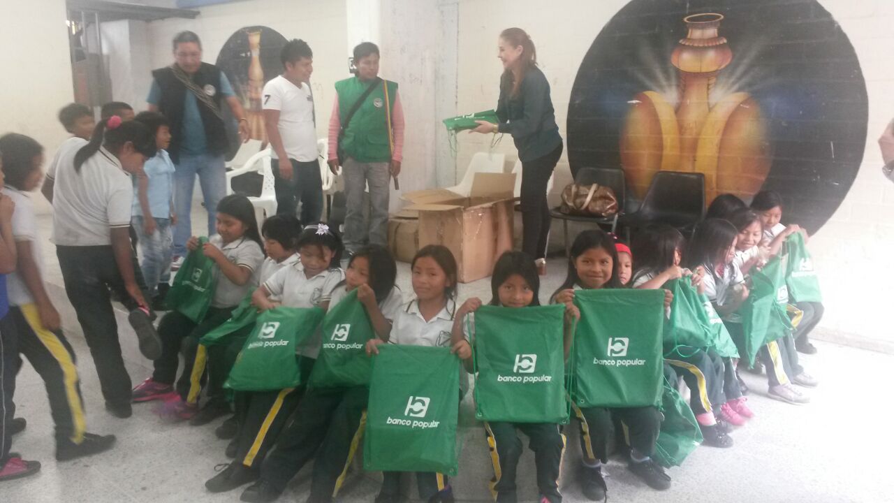 NIÑOS DE COMUNIDAD INDÍGENA RECIBIERON KITS ESCOLARES 1 1